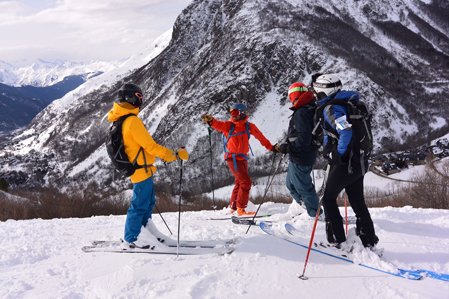 Salida en esquí de montaña con Cuylás School, momento explicación del guía